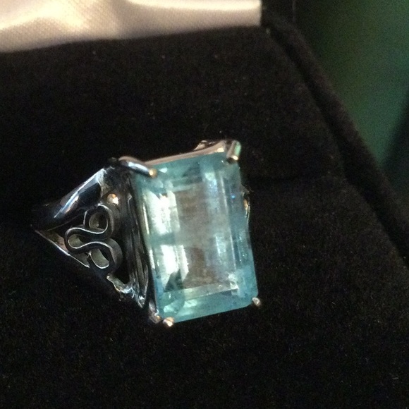 Rare Genuine Aquamarine Ring - Picture 3 of 14